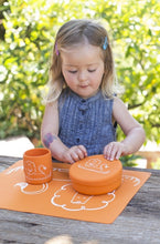 Load image into Gallery viewer, Modern Twist - Munch-Mates - Dandy Lion - Orange