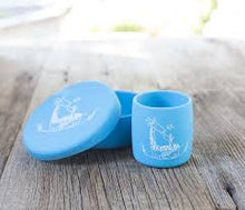 Load image into Gallery viewer, Modern Twist - Munch-Mates - Giraffe Giggles - Blue